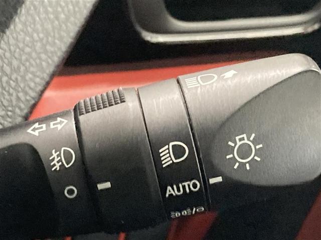 ヴォクシー ZS フルセグ メモリーナビ DVD再生 バックカメラ 衝突被害軽減システム 電動スライドドア LEDヘッドランプ ウオークスルー 乗車定員8人 3列シート ワンオーナー アイドリングストップ(27枚目)