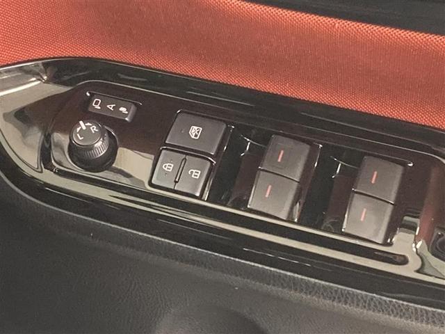 ヴォクシー ZS フルセグ メモリーナビ DVD再生 バックカメラ 衝突被害軽減システム 電動スライドドア LEDヘッドランプ ウオークスルー 乗車定員8人 3列シート ワンオーナー アイドリングストップ(30枚目)