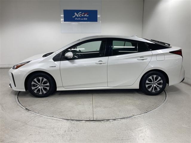 プリウス Ａ　フルセグ　メモリーナビ　ＤＶＤ再生　バックカメラ　衝突被害軽減システム　ＥＴＣ　ＬＥＤヘッドランプ　ワンオーナー（4枚目）