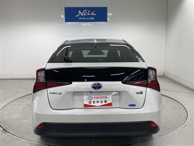 プリウス Ａ　フルセグ　メモリーナビ　ＤＶＤ再生　バックカメラ　衝突被害軽減システム　ＥＴＣ　ＬＥＤヘッドランプ　ワンオーナー（6枚目）