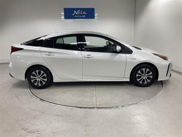 プリウス Ａ　フルセグ　メモリーナビ　ＤＶＤ再生　バックカメラ　衝突被害軽減システム　ＥＴＣ　ＬＥＤヘッドランプ　ワンオーナー（8枚目）