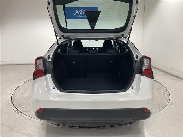 プリウス Ａ　フルセグ　メモリーナビ　ＤＶＤ再生　バックカメラ　衝突被害軽減システム　ＥＴＣ　ＬＥＤヘッドランプ　ワンオーナー（12枚目）