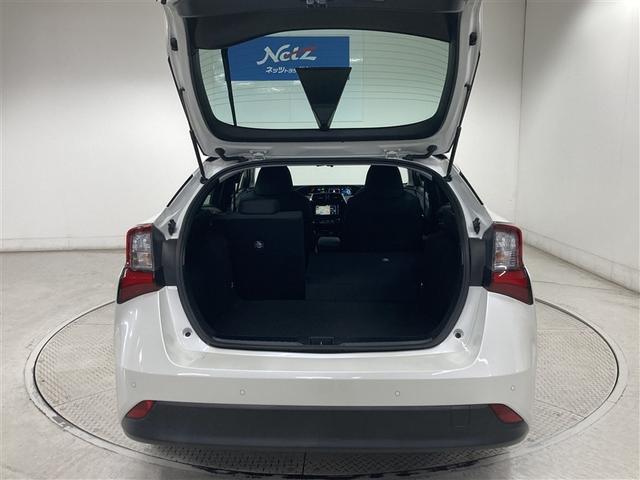 プリウス Ａ　フルセグ　メモリーナビ　ＤＶＤ再生　バックカメラ　衝突被害軽減システム　ＥＴＣ　ＬＥＤヘッドランプ　ワンオーナー（13枚目）