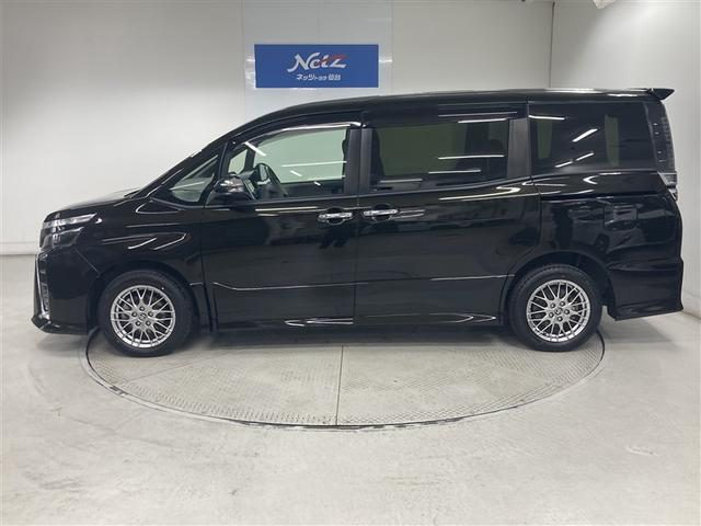 ヴォクシー ハイブリッドＺＳ　煌ＩＩＩ　フルセグ　メモリーナビ　ＤＶＤ再生　後席モニター　バックカメラ　衝突被害軽減システム　ＥＴＣ　ドラレコ　両側電動スライド　ＬＥＤヘッドランプ　乗車定員７人　３列シート（4枚目）