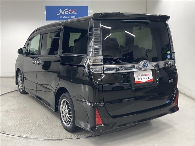 ヴォクシー ハイブリッドＺＳ　煌ＩＩＩ　フルセグ　メモリーナビ　ＤＶＤ再生　後席モニター　バックカメラ　衝突被害軽減システム　ＥＴＣ　ドラレコ　両側電動スライド　ＬＥＤヘッドランプ　乗車定員７人　３列シート（5枚目）