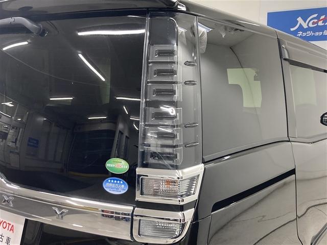 ヴォクシー ハイブリッドＺＳ　煌ＩＩＩ　フルセグ　メモリーナビ　ＤＶＤ再生　後席モニター　バックカメラ　衝突被害軽減システム　ＥＴＣ　ドラレコ　両側電動スライド　ＬＥＤヘッドランプ　乗車定員７人　３列シート（7枚目）