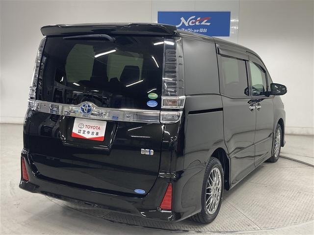 ヴォクシー ハイブリッドＺＳ　煌ＩＩＩ　フルセグ　メモリーナビ　ＤＶＤ再生　後席モニター　バックカメラ　衝突被害軽減システム　ＥＴＣ　ドラレコ　両側電動スライド　ＬＥＤヘッドランプ　乗車定員７人　３列シート（8枚目）