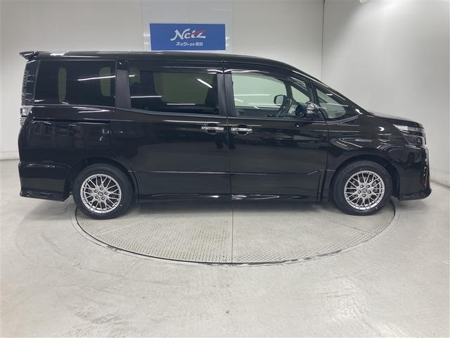 ヴォクシー ハイブリッドＺＳ　煌ＩＩＩ　フルセグ　メモリーナビ　ＤＶＤ再生　後席モニター　バックカメラ　衝突被害軽減システム　ＥＴＣ　ドラレコ　両側電動スライド　ＬＥＤヘッドランプ　乗車定員７人　３列シート（9枚目）