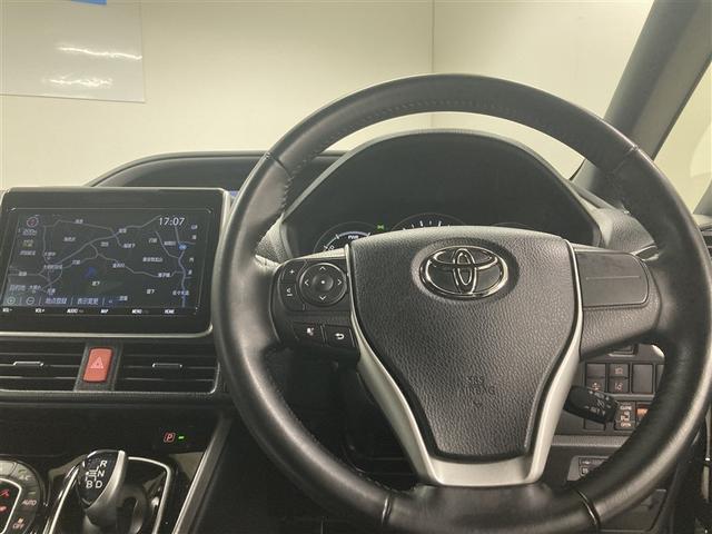 ヴォクシー ハイブリッドＺＳ　煌ＩＩＩ　フルセグ　メモリーナビ　ＤＶＤ再生　後席モニター　バックカメラ　衝突被害軽減システム　ＥＴＣ　ドラレコ　両側電動スライド　ＬＥＤヘッドランプ　乗車定員７人　３列シート（19枚目）