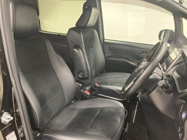 ヴォクシー ハイブリッドＺＳ　煌ＩＩＩ　フルセグ　メモリーナビ　ＤＶＤ再生　後席モニター　バックカメラ　衝突被害軽減システム　ＥＴＣ　ドラレコ　両側電動スライド　ＬＥＤヘッドランプ　乗車定員７人　３列シート（31枚目）