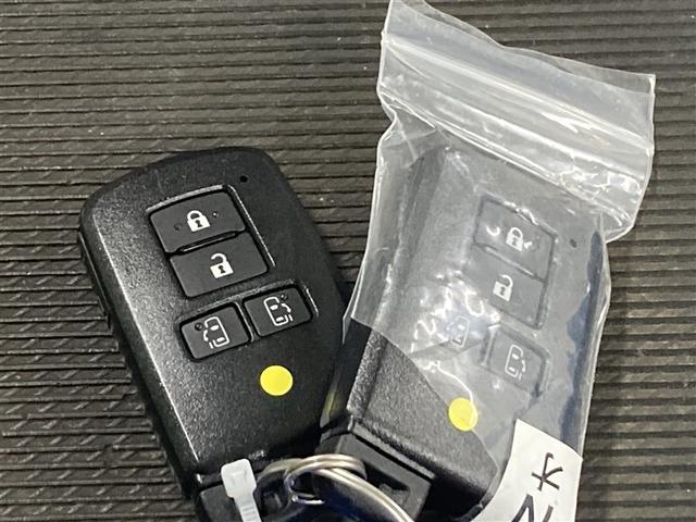 ヴォクシー ハイブリッドＺＳ　煌ＩＩＩ　フルセグ　メモリーナビ　ＤＶＤ再生　後席モニター　バックカメラ　衝突被害軽減システム　ＥＴＣ　ドラレコ　両側電動スライド　ＬＥＤヘッドランプ　乗車定員７人　３列シート（38枚目）