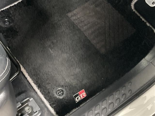 ��������A�t���A�}�b�g���A���������򂵂Ă���܂��B