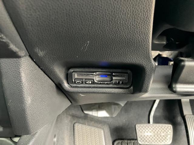 フィットハイブリッド Ｌパッケージ　ホンダ純正８インチインチナビ・フルセグＴＶ・ＣＤ／ＤＶＤ・Ｂｌｕｅｔｏｏｔｈ接続・バックモニター・ビルトインＥＴＣ・スマートキー・ＬＥＤヘッドランプ・盗難防止システム・衝突安全ボディー（22枚目）