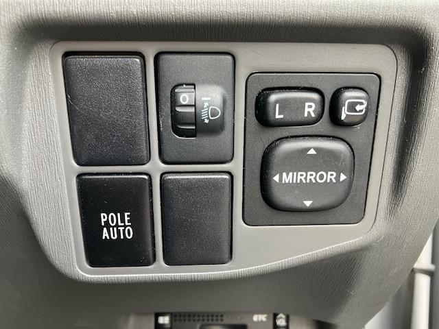 プリウス G 純正ナビ、TV、バックカメラ、ETC車載器、クルーズコントロール、キーレス、プッシュスタート、衝突安全ボディ、盗難防止システム(15枚目)