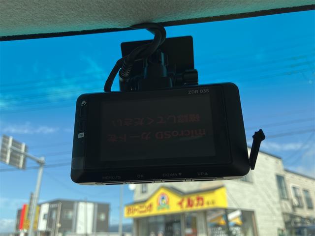 ムーヴコンテ カスタム　Ｘ　４ＷＤ　ドライブレコーダー　ＥＴＣ　ナビ　ＨＩＤ　スマートキー　アイドリングストップ　ベンチシート　ＣＶＴ　盗難防止システム　ＡＢＳ　ＣＤ　ＤＶＤ再生　ＵＳＢ　アルミホイール　衝突安全ボディ　エアコン（9枚目）