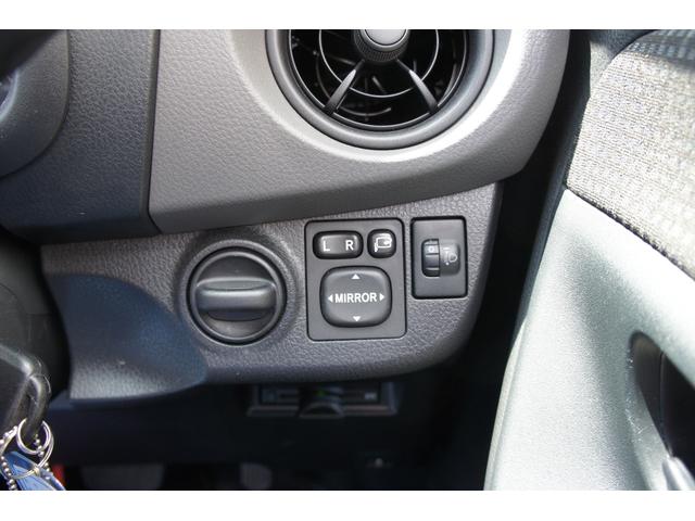 ヴィッツ Ｆ　純正ナビ　ワンセグテレビ　ステアリングスイッチ　Ｂカメラ　ＥＴＣ　スペアキー　当社レンタカー車両（15枚目）