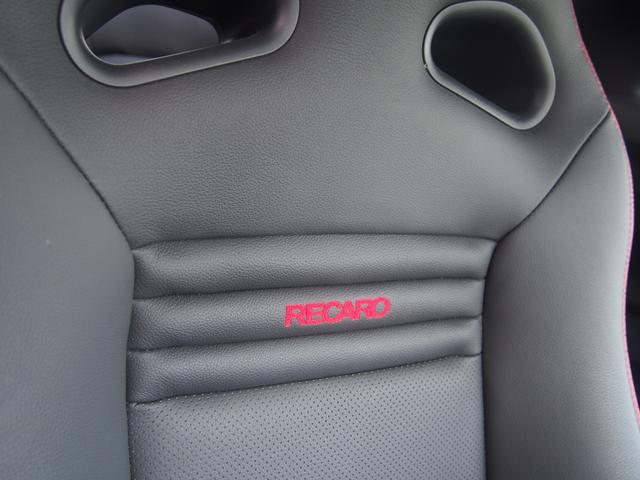 ＧＴ－Ｒ ブラックエディション　ワンオーナー　ガレージ保管　雨天走行無し　禁煙車　キーレスＳキー　純正レカロ黒／赤コンビ革シート　純正２０ＡＷ　ＢＯＳＥ（15枚目）