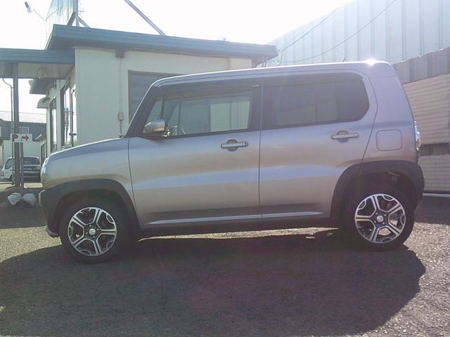 ハスラー Ｘターボ　４ＷＤ　Ｂｌｕｅｔｏｏｔｈ接続　ＵＳＢ入力端子　オートＨＩＤヘッドライト　スマートキー　２カメラドライブレコーダー　ヒルディセントコントロール　衝突軽減ブレーキ　横滑り防止装置　ルームクリーニング済（13枚目）