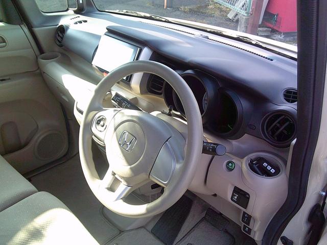 N-BOX G・Lパッケージ 4WD 両側スライドドア右後パワースライドドア 純正ナビ バックカメラ Bluetooth接続 スマートキースペア付 横滑り防止装置 車検8年9月 ルームクリーニング済 修復歴無し(20枚目)