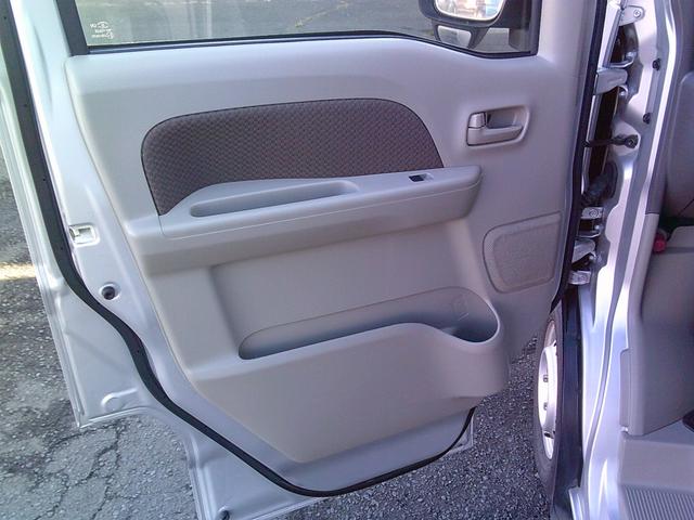 ミニキャブバン ブラボーターボ　４ＷＤ　ハイルーフ　両側スライドドア　インパネオートマ　キーレス　フル装備　リヤヒーター　衝突被害軽減システム　横滑り防止装置　新品タイヤ交換　ルームクリーニング済　修復歴無し（25枚目）