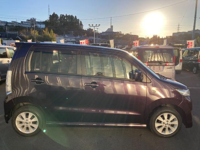 ワゴンＲスティングレー Ｘ　（車検２年）基本装備フル装備　Ｐスタート　本革Ｓ　衝突安全ボディ　盗難防止システム　ＨＩＤヘッドライト　社外ＨＤＤナビ　ミュージックサーバ　純正１４インチＡＷ付サマータイヤ　タイミングチェーンエンジン（9枚目）