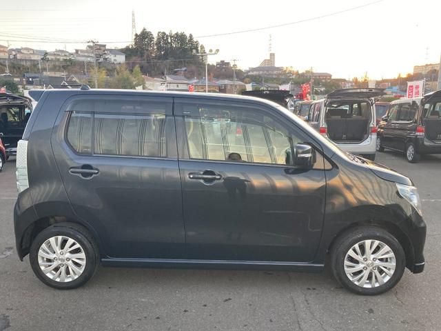 ワゴンＲ ＦＺ　（車検２年）基本装備フル装備　エンスタ　ＨＩＤヘッドライト　衝突軽減　横滑り防止機能　アイドリングＳ　シートヒーター　ＥＴＣ　社外ＳＤナビ　ＵＳＢ　純正１４インチＡＷ　タイミングチェーンエンジン（9枚目）