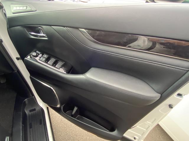 2.5S Cパッケージ フルセグ/サンルーフ/Bluetooth対応/フリップダウンモニター/革シート/禁煙車/前後ドラレコ/デジタルインナーミラー/シートエアコン/エアロ/ETC/バックカメラ/諸突軽減ブレーキ/7人乗り(23枚目)