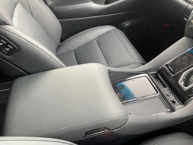 2.5S Cパッケージ フルセグ/サンルーフ/Bluetooth対応/フリップダウンモニター/革シート/禁煙車/前後ドラレコ/デジタルインナーミラー/シートエアコン/エアロ/ETC/バックカメラ/諸突軽減ブレーキ/7人乗り(40枚目)