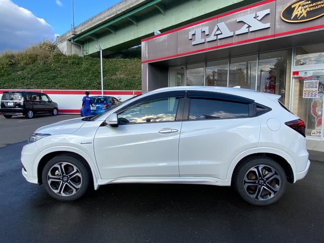 ヴェゼル ハイブリッドＺ・ホンダセンシング　後期／純正８型フルセグナビ／ハーフレザーシート／ＬＥＤヘッドライト／バックカメラ／シートヒーター／衝突軽減ブレーキ／レーダークルーズコントロール／ＥＴＣ／禁煙車（20枚目）