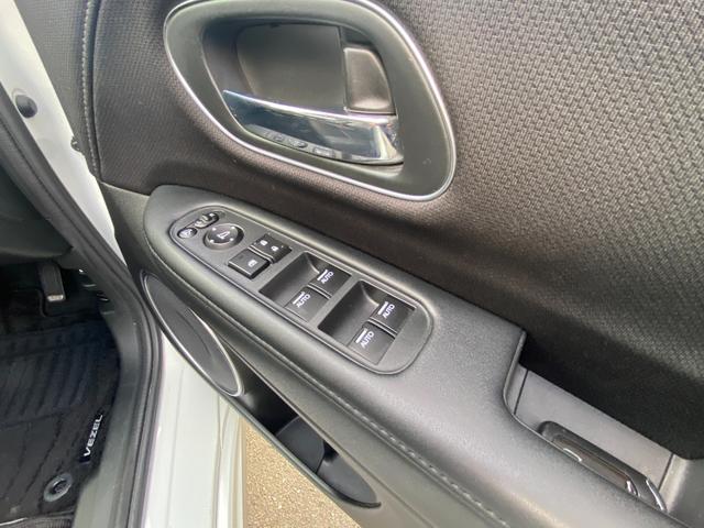 ヴェゼル ハイブリッドＺ・ホンダセンシング　後期／純正８型フルセグナビ／ハーフレザーシート／ＬＥＤヘッドライト／バックカメラ／シートヒーター／衝突軽減ブレーキ／レーダークルーズコントロール／ＥＴＣ／禁煙車（44枚目）