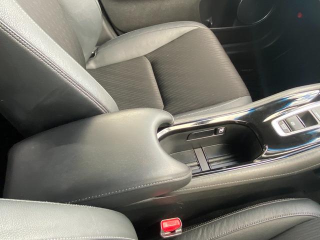 ヴェゼル ハイブリッドＺ・ホンダセンシング　後期／純正８型フルセグナビ／ハーフレザーシート／ＬＥＤヘッドライト／バックカメラ／シートヒーター／衝突軽減ブレーキ／レーダークルーズコントロール／ＥＴＣ／禁煙車（59枚目）