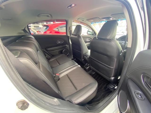 ヴェゼル ハイブリッドＺ・ホンダセンシング　後期／純正８型フルセグナビ／ハーフレザーシート／ＬＥＤヘッドライト／バックカメラ／シートヒーター／衝突軽減ブレーキ／レーダークルーズコントロール／ＥＴＣ／禁煙車（64枚目）