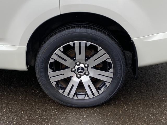 デリカＤ：５ Ｄ　パワーパッケージ　フルセグ／Ｂｌｕｅｔｏｏｔｈ／軽油／４ＷＤ／ＥＴＣ／８人乗り／クルーズコントロール／両側電動スライドドア／革巻きハンドル／ＨＩＤヘッドライト／シートカバー（11枚目）