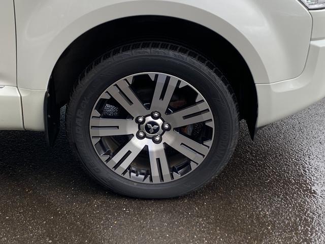 デリカＤ：５ Ｄ　パワーパッケージ　フルセグ／Ｂｌｕｅｔｏｏｔｈ／軽油／４ＷＤ／ＥＴＣ／８人乗り／クルーズコントロール／両側電動スライドドア／革巻きハンドル／ＨＩＤヘッドライト／シートカバー（13枚目）