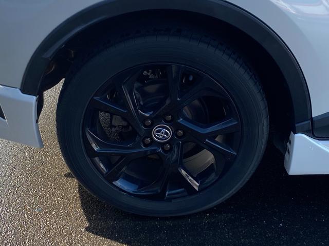 Ｃ－ＨＲ Ｇ　モード　ネロ　純正９型フルセグナビ／ＴＲＤフルエアロ／レザーシート／エンジンスターター／衝突軽減ブレーキ／クルーズコントロール／シートヒーター／ＬＥＤヘッドライト／ＥＴＣ／バックカメラ／禁煙車／オートハイビーム（12枚目）