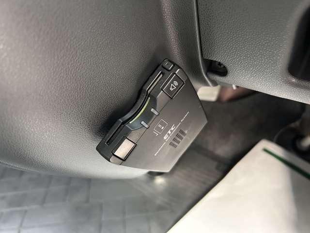 ハイゼットカーゴ クルーズターボリミテッド　ハイルーフ　４ＷＤ　４ＷＤ　ナビＴＶ　ＥＴＣ　リヤモニター　Ｂｌｕｅｔｏｏｔｈ　キーレス　ドライブレコーダー　ワンオーナー（12枚目）