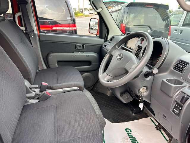 ハイゼットカーゴ クルーズターボリミテッド　ハイルーフ　４ＷＤ　４ＷＤ　ナビＴＶ　ＥＴＣ　リヤモニター　Ｂｌｕｅｔｏｏｔｈ　キーレス　ドライブレコーダー　ワンオーナー（17枚目）