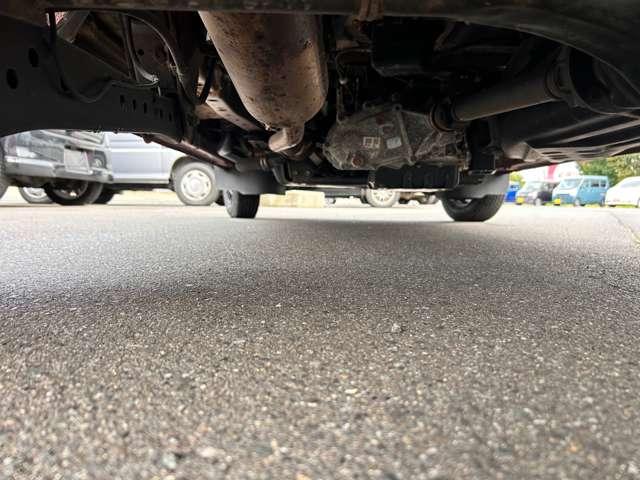 ハイゼットカーゴ クルーズターボリミテッド　ハイルーフ　４ＷＤ　４ＷＤ　ナビＴＶ　ＥＴＣ　リヤモニター　Ｂｌｕｅｔｏｏｔｈ　キーレス　ドライブレコーダー　ワンオーナー（33枚目）