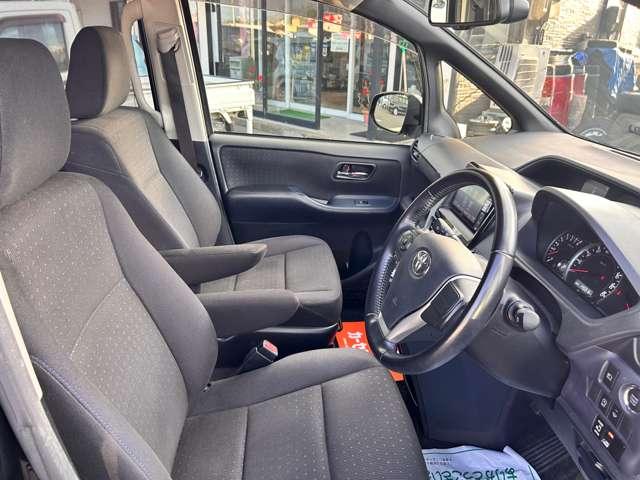 アームレスト付きシート♪