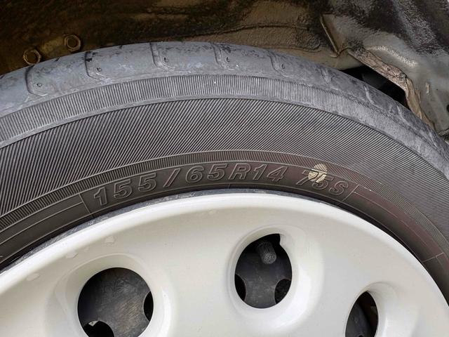 ミラココア ココアＸ　スマートキー　アイドリングストップ　ベンチシート　ＣＶＴ　盗難防止システム　ＡＢＳ　衝突安全ボディ　エアコン　パワーステアリング　パワーウィンドウ（27枚目）