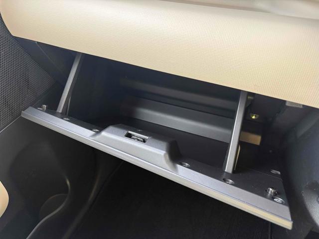 ムーヴキャンバス Ｘリミテッド　ＳＡＩＩＩ　両側電動スライドドア　衝突被害軽減システム　オートマチックハイビーム　オートライト　スマートキー　アイドリングストップ　電動格納ミラー　ベンチシート　ＣＶＴ　盗難防止システム　ＡＢＳ　ＥＳＣ（26枚目）