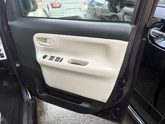 ムーヴキャンバス Ｘリミテッド　ＳＡＩＩＩ　両側電動スライドドア　衝突被害軽減システム　オートマチックハイビーム　オートライト　スマートキー　アイドリングストップ　電動格納ミラー　ベンチシート　ＣＶＴ　盗難防止システム　ＡＢＳ　ＥＳＣ（28枚目）