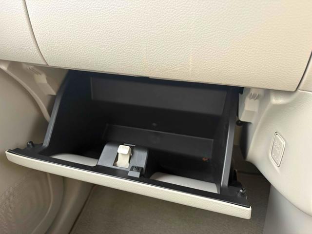 アルトラパン Ｌ　衝突被害軽減システム　スマートキー　アイドリングストップ　電動格納ミラー　シートヒーター　ベンチシート　ＣＶＴ　盗難防止システム　ＡＢＳ　ＥＳＣ　アルミホイール　衝突安全ボディ　エアコン（11枚目）