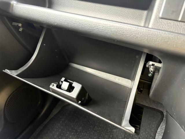 アルト Ｌ　クリアランスソナー　レーンアシスト　衝突被害軽減システム　オートライト　ＬＥＤヘッドランプ　キーレスエントリー　アイドリングストップ　電動格納ミラー　シートヒーター　ＣＶＴ　盗難防止システム　ＡＢＳ（10枚目）