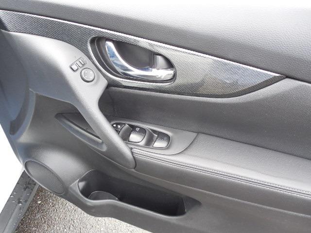 エクストレイル ２０Ｘ　エマージェンシーブレーキパッケージ　４ＷＤ　クリアランスソナー　ＥＴＣ　ＬＥＤライト　フォグ　ドラレコ　レーンキープ　誤発進抑制　ブラインドスポット　ヒルディセントコントロール　前席シートヒーター　純正１７ＡＷ（18枚目）