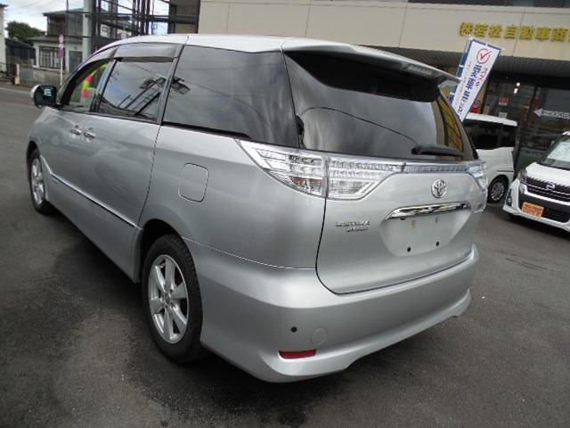 エスティマハイブリッド Ｘ　４ＷＤ　３列シート８人乗り　横滑り防止装置　両側パワースライドドア　後席モニター　ダブルサンルーフ　アイドリングストップ　クルーズコントロール　リアクーラー　純正ドラレコ（7枚目）