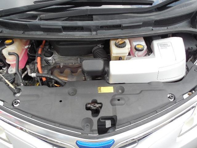 エスティマハイブリッド Ｘ　４ＷＤ　３列シート８人乗り　横滑り防止装置　両側パワースライドドア　後席モニター　ダブルサンルーフ　アイドリングストップ　クルーズコントロール　リアクーラー　純正ドラレコ（50枚目）