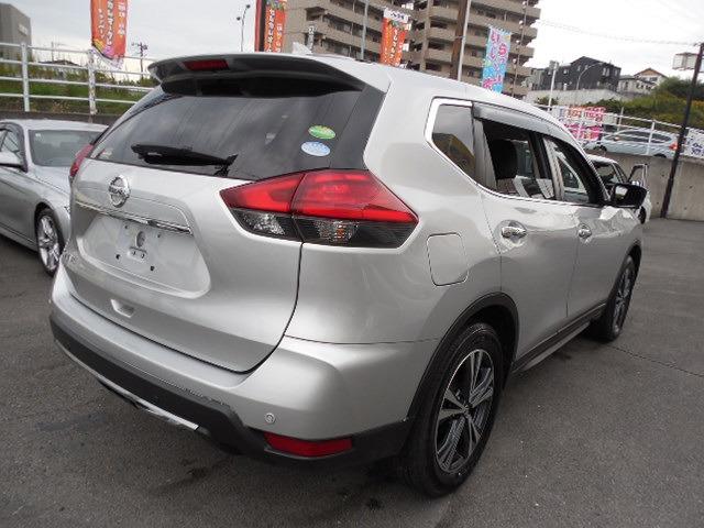 エクストレイル ２０Ｘ　４ＷＤ　ＥＴＣ　ＡＢＳ　ダブルＳＲＳ　横滑り防止装置　アイドリングストップ　全方位カメラ　パワートランク　ドラレコ　ヒルディセントコントロール　純正１８ＡＷ　アルミ付きスタッドレスタイヤ（7枚目）
