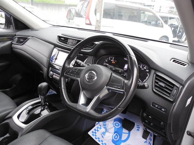エクストレイル ２０Ｘ　４ＷＤ　ＥＴＣ　ＡＢＳ　ダブルＳＲＳ　横滑り防止装置　アイドリングストップ　全方位カメラ　パワートランク　ドラレコ　ヒルディセントコントロール　純正１８ＡＷ　アルミ付きスタッドレスタイヤ（11枚目）