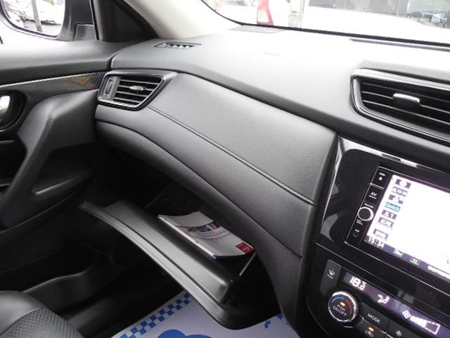 エクストレイル ２０Ｘ　４ＷＤ　ＥＴＣ　ＡＢＳ　ダブルＳＲＳ　横滑り防止装置　アイドリングストップ　全方位カメラ　パワートランク　ドラレコ　ヒルディセントコントロール　純正１８ＡＷ　アルミ付きスタッドレスタイヤ（34枚目）